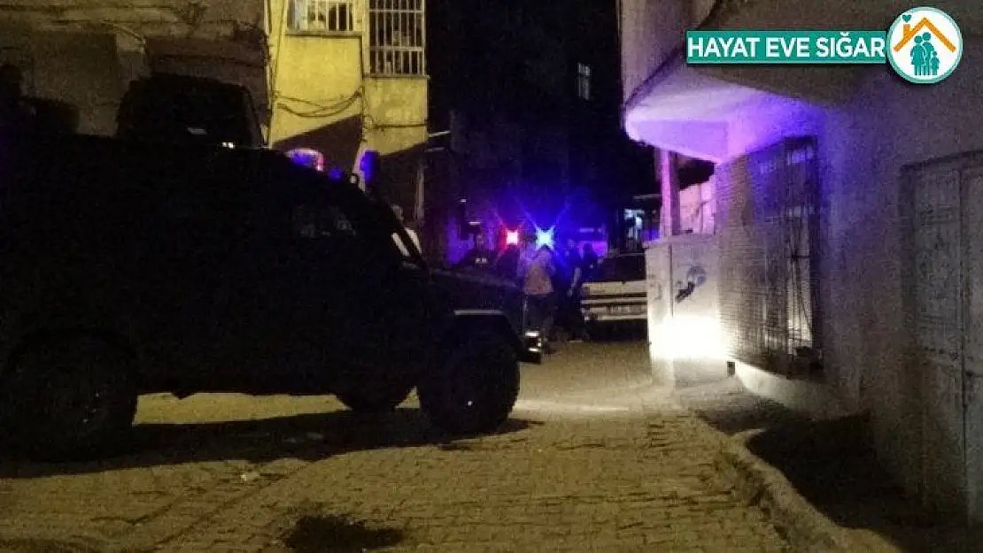 Diyarbakır'da 2 aile arasında yaşanan çatışmalar devam ediyor: 2 ölü, 7 yaralı