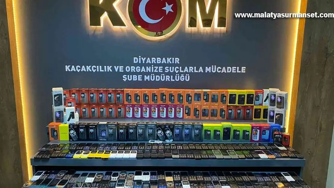 Diyarbakır'da bir araçta 180 adet tuşlu telefon ele geçirildi