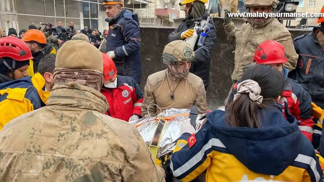 Diyarbakır'da enkaz altında kalan kadın 56 saat sonra kurtarıldı