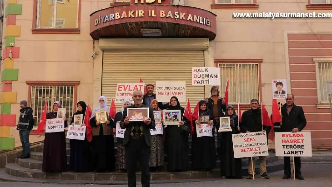 Diyarbakır'da evlat nöbetine 2 aile daha katıldı