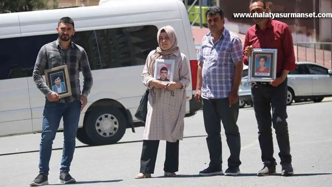 Diyarbakır'da evlat nöbetine 3 aile daha katıldı