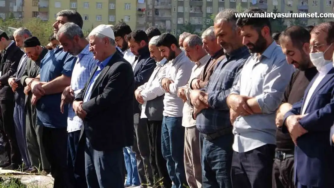 Diyarbakır'da halk yağmur duasına çıktı