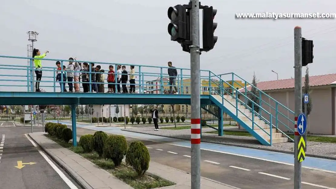 Diyarbakır'da minik öğrencilere trafik eğitimi