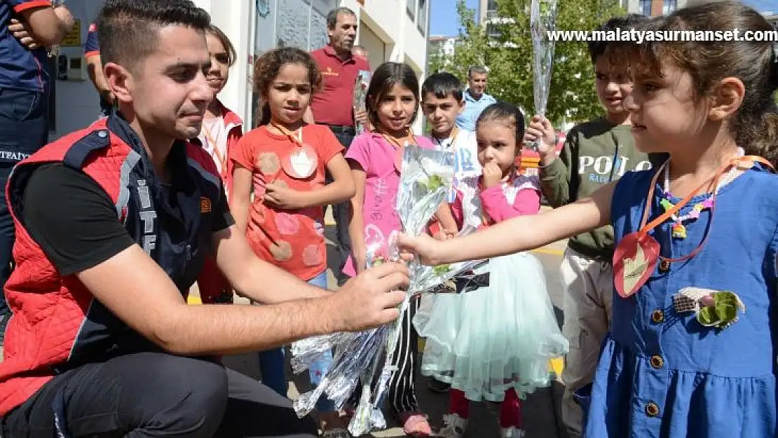 Diyarbakır'da miniklere itfaiye eğitimi