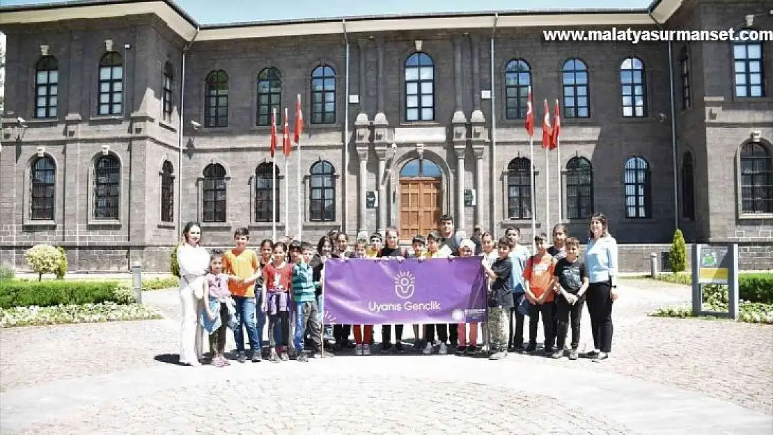 Diyarbakır'da öğrenciler Arkeoloji Müzesi'ni gezdi