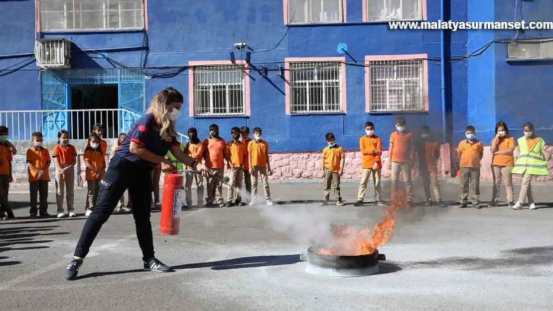 Diyarbakır'da öğrencilere itfaiye eğitimi