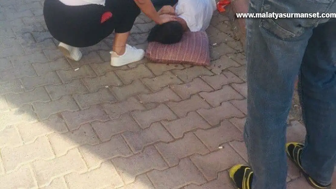 Diyarbakır'da okul önünde bıçaklı kavgada 2 öğrenci yaralandı