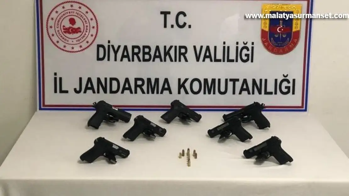 Diyarbakır'da silah kaçakçılarına operasyon: 4 kişi tutuklandı