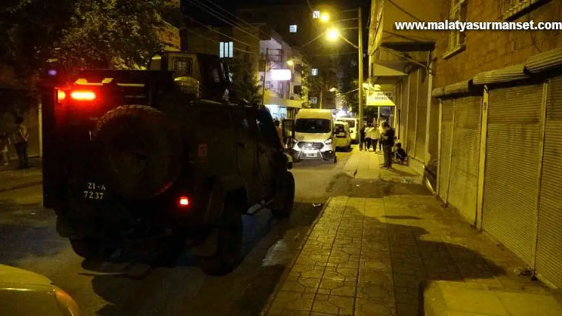 Diyarbakır'da sokak ortasında silahlı saldırı: 2 yaralı