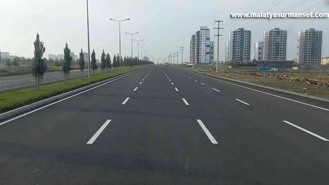 Diyarbakır'da trafik güvenliği için bin 338 kilometre yol çizgisi yapıldı