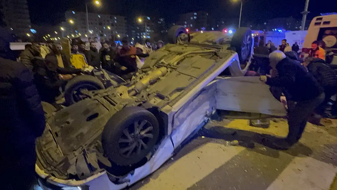 Diyarbakır'da trafik kazası 4 yaralı