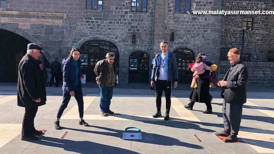 Diyarbakır'da Türkiye'nin yerli ve milli sporu 'Hemsball' tanıtımı yapıldı