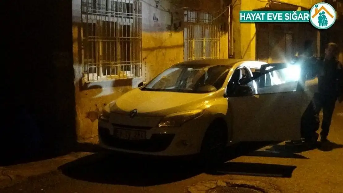 Diyarbakır'da uyuşturucu satıcıları kısıtlama saatinde çatıştı: 2 yaralı