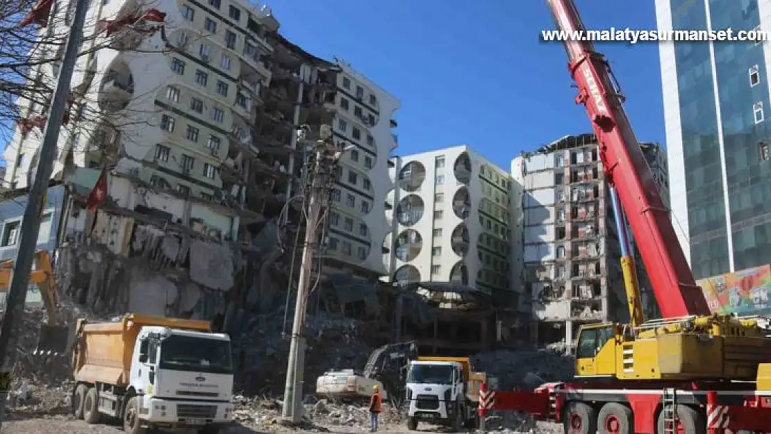 Diyarbakır depreminde 3 avukat hayatını kaybetti