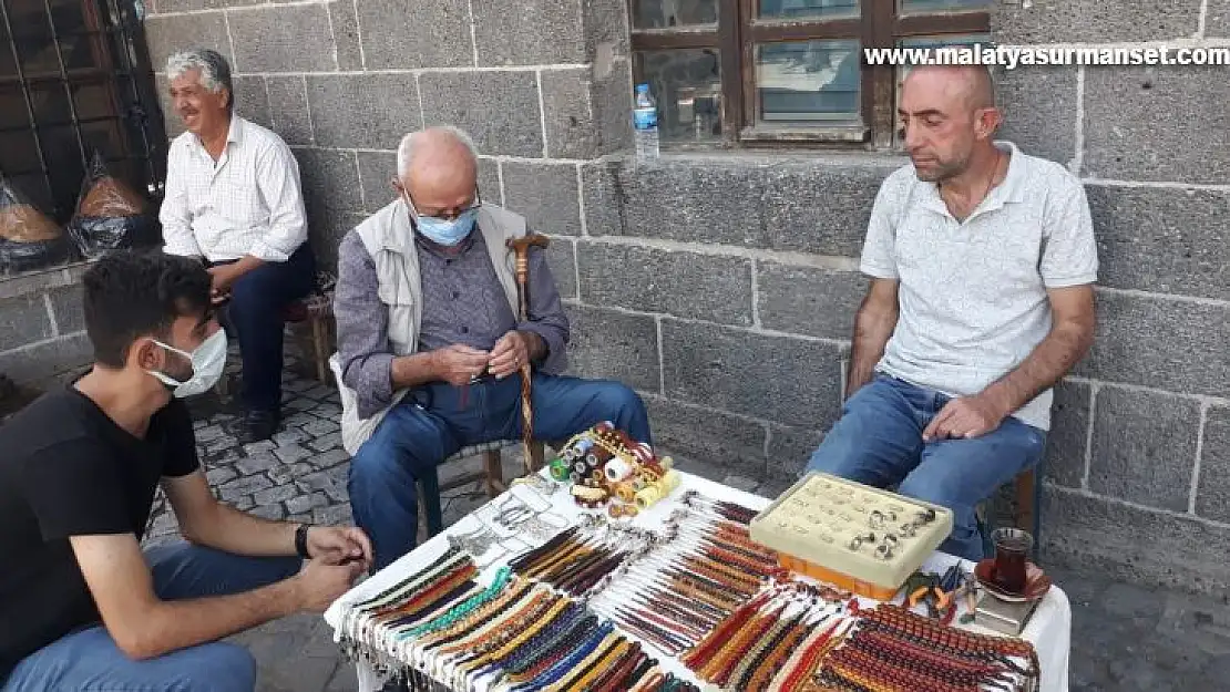 Diyarbakır Ulu Cami'nin gözde tespihçileri