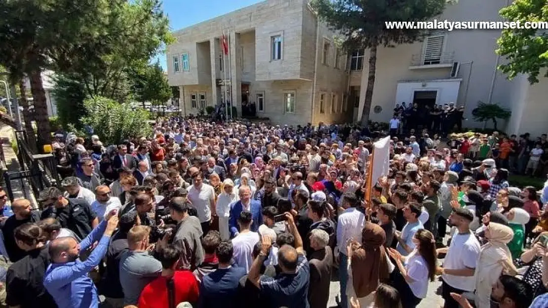 Diyarbakır Valisi Karaloğlu zılgıtlarla uğurlandı