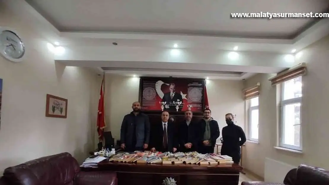 Diyarbakırlı yazar, kent kütüphanelerinin ihtiyacını karşılıyor