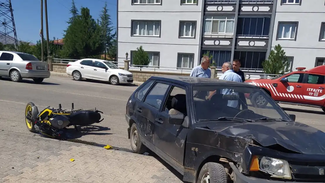 Doğanşehir'de otomobille çarpışan motosiklet sürücüsü yaralandı