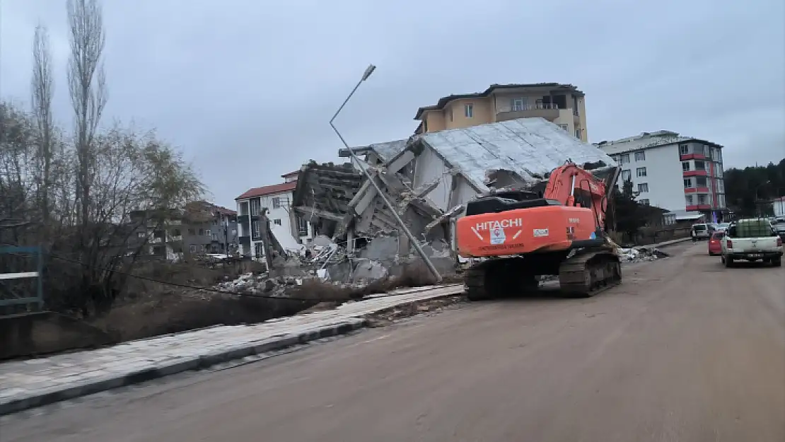 Doğanşehir'de yıkım ve enkaz işlemleri yüzde 85'e ulaştı