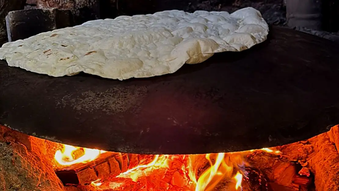 Dolaptan Çıkar Sofraya Gelir İşte Kış Ekmeği!