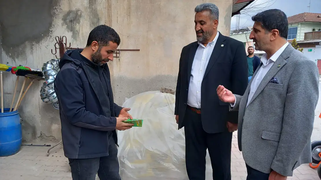 Dönmezer: Halk, siyasetçilerin kullandığı dilden tiksinmiş durumda!