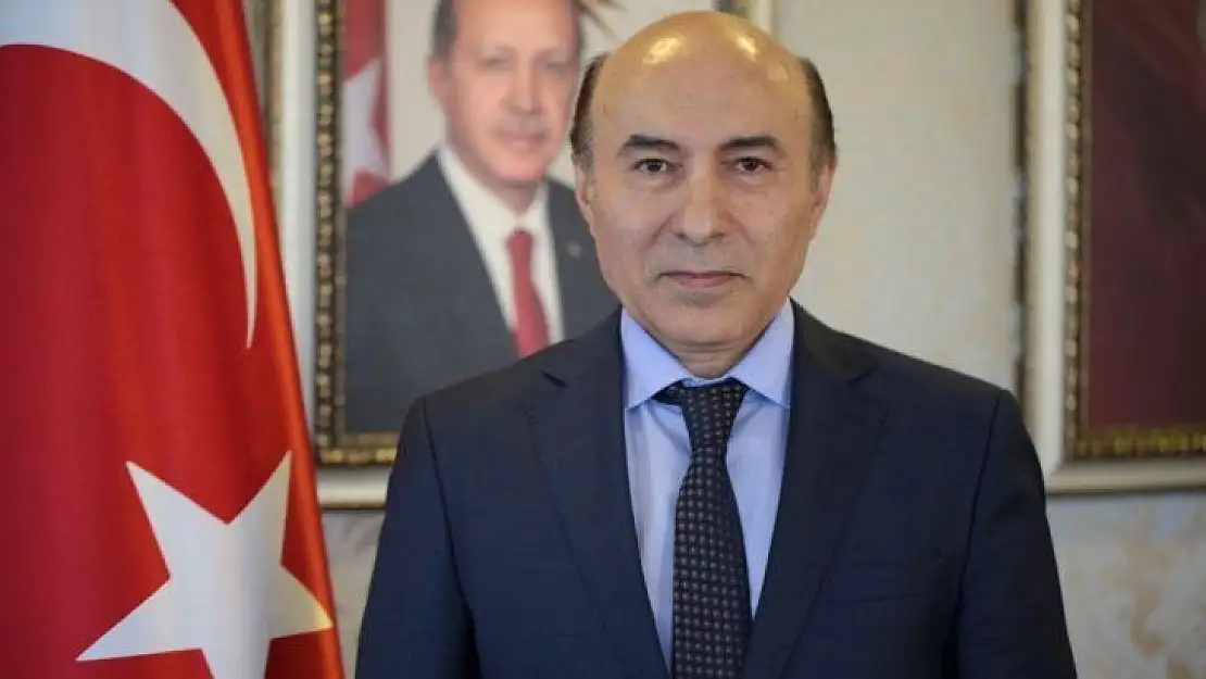 DÜ Rektörü Gül'den Biz Bize Yeteriz kampanyasına destek
