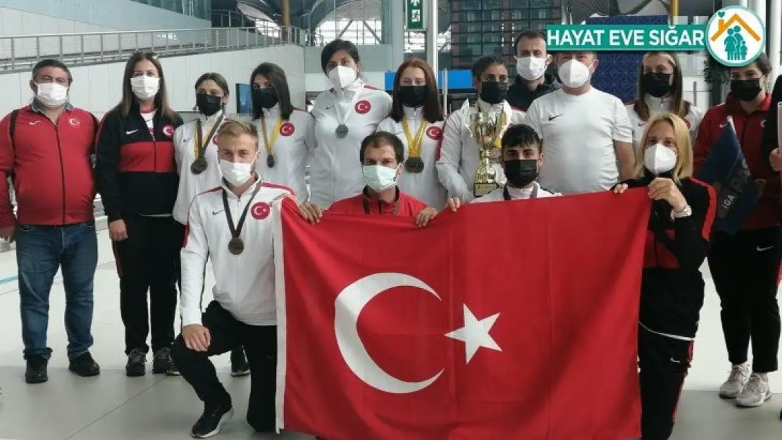 Dünya şampiyonu milli sporcular, 17 madalyayla yurda döndü