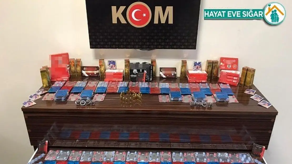 Düzce'de yüzlerce kaçak cinsel içerikli hap ele geçirildi