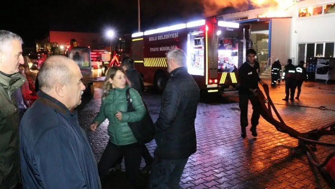 Düzce'de otomotiv yedek parça fabrikasında çıkan söndürüldü