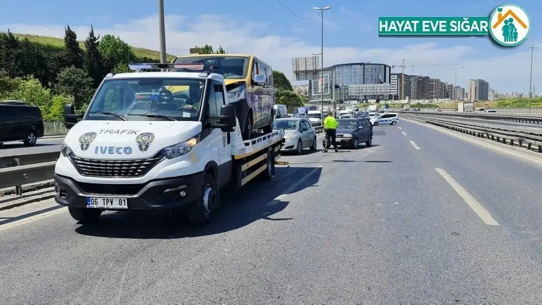 E-5'te meydana gelen kaza sonra yol trafiğe kapandı