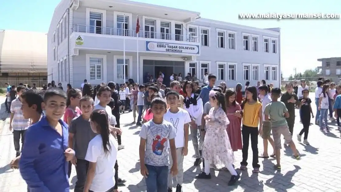 Ebru Yaşar Gülseven Ortaokulu'nda 407 öğrenci ders başı yaptı
