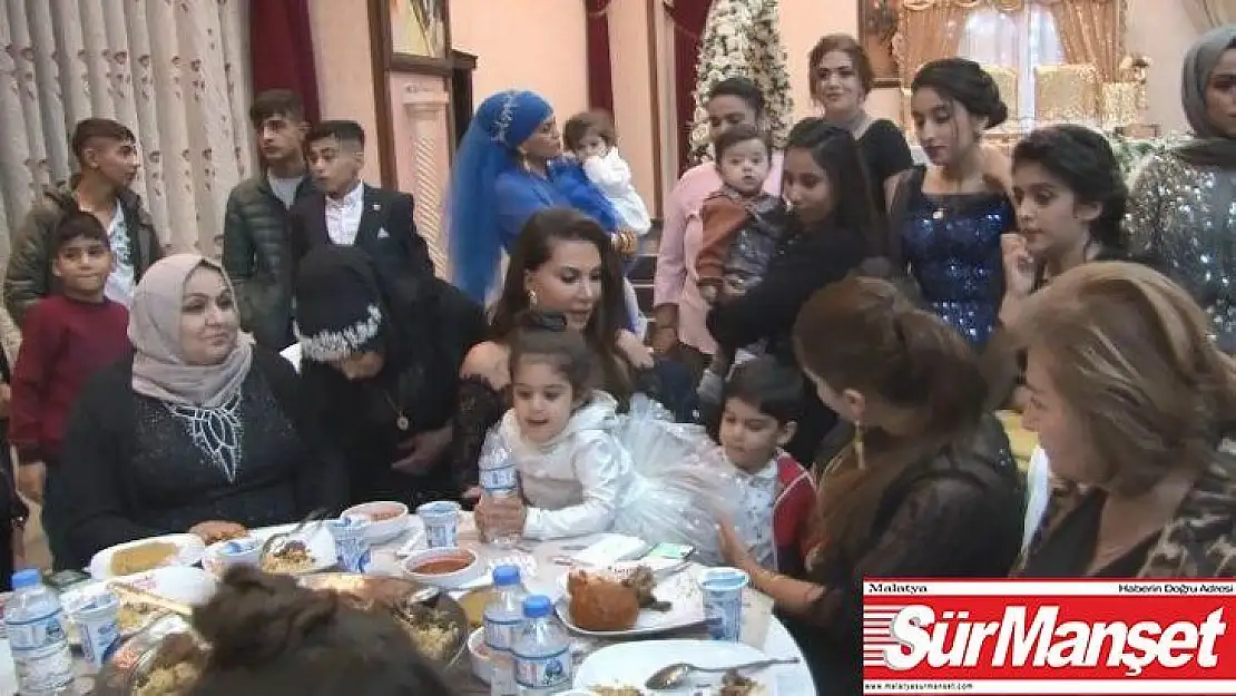 Ebru Yaşar halaya çıktı, dolarlar havada uçuştu