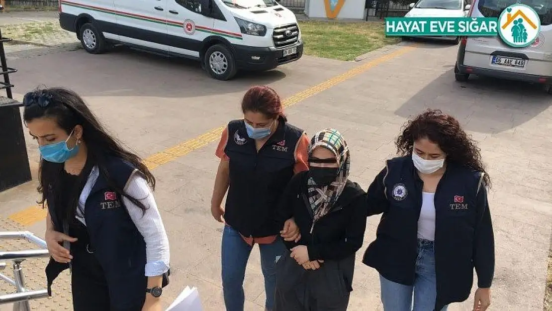 Edremit'te FETÖ firarisi kadın saklandığı evde yakalandı