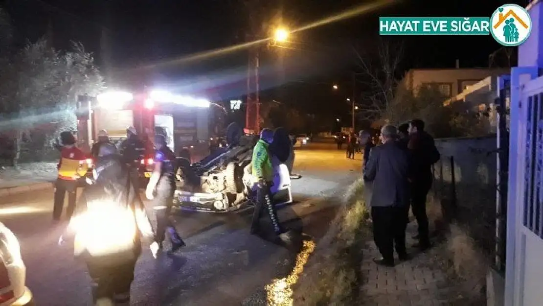 Ehliyetsiz sürücü araçla takla attı