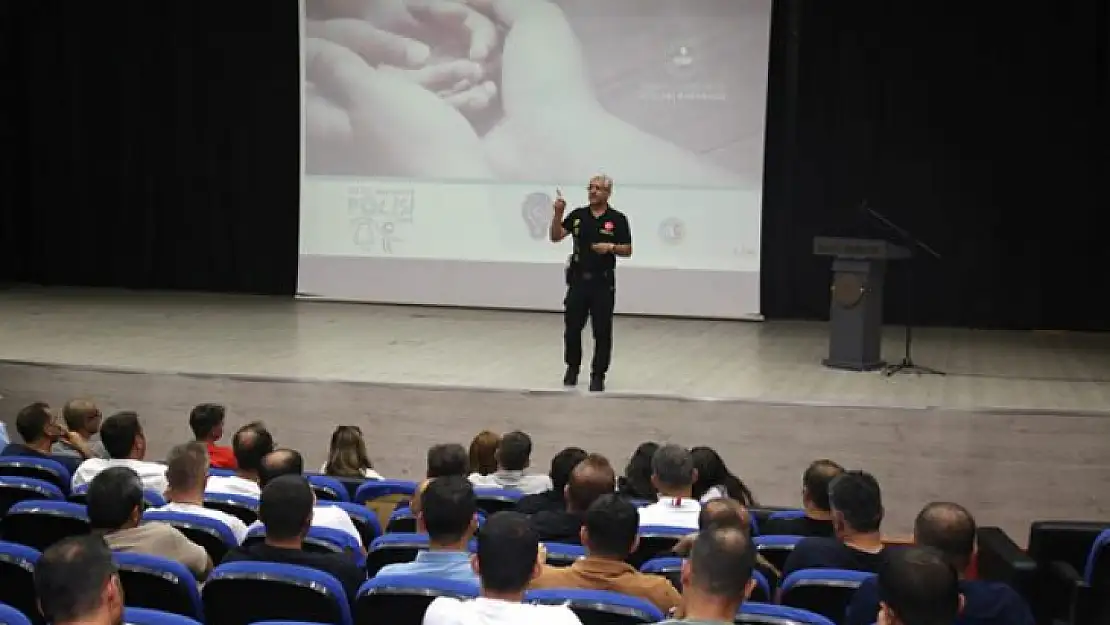 Elazığ Belediyesi Çalışanlarına Narko Rehber Semineri Verildi