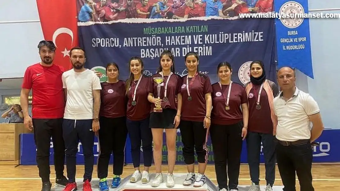 Elazığ Belediyespor Masa Tenisi 1. Ligi'ne yükseldi