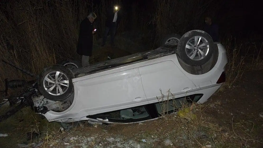 Elazığ'da  trafik kazası, eski başkan yaralandı