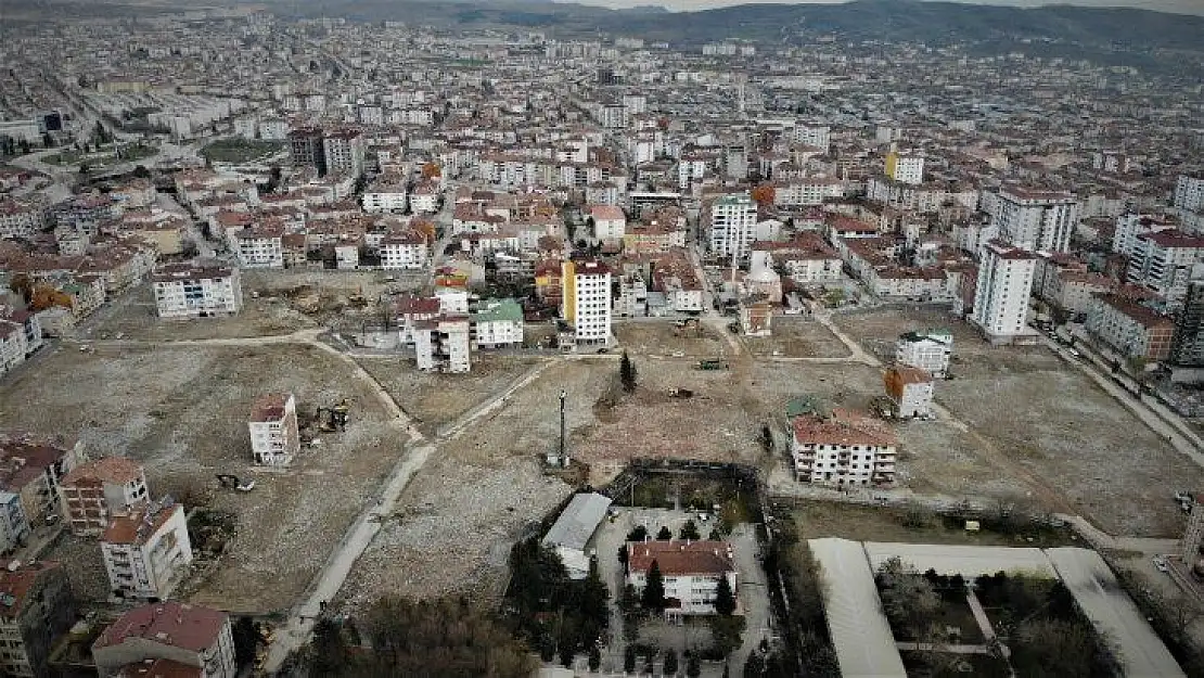 Elazığ'da 14 kişinin hayatını kaybettiği mahallenin son hali görüntülendi
