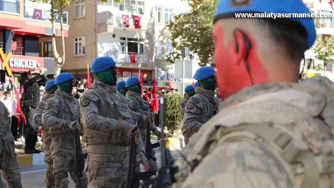 Elazığ'da 29 Ekim Cumhuriyet Bayramında JÖH'lerin gösterisi nefes kesti