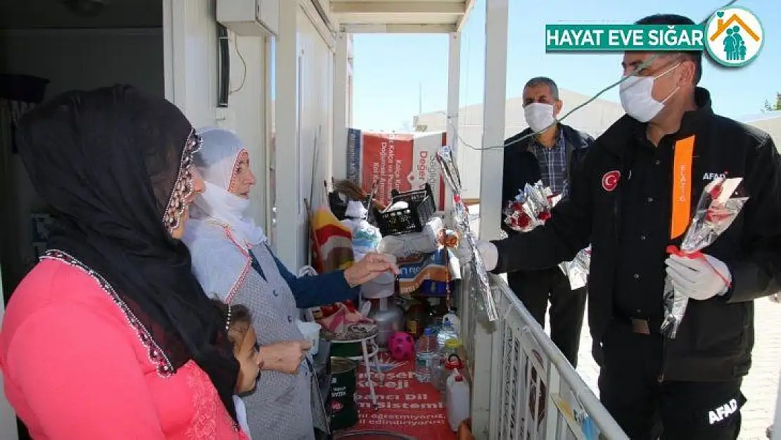 Elazığ'da Anneler Günü ziyaretleri