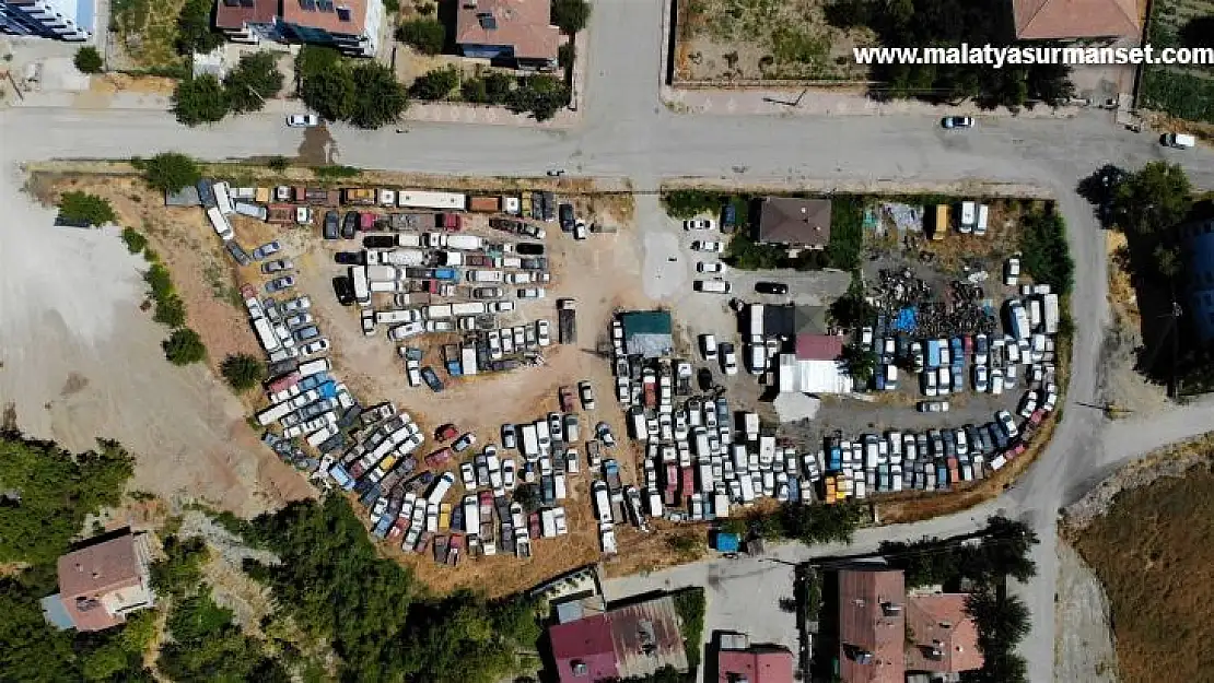 Elazığ'da araç mezarlığı, 60 milyonluk servet çürüyor