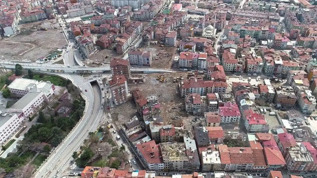 Elazığ'da depremde hasar gören bir mahallede daha yıkım başladı