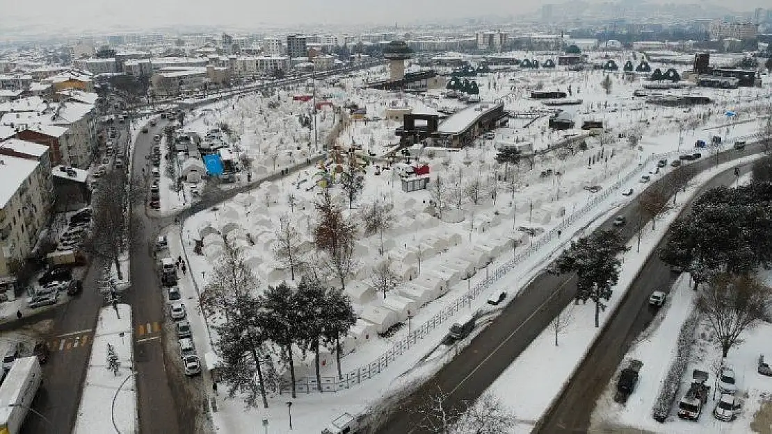 Elazığ'da depremin yaraları sarılıyor