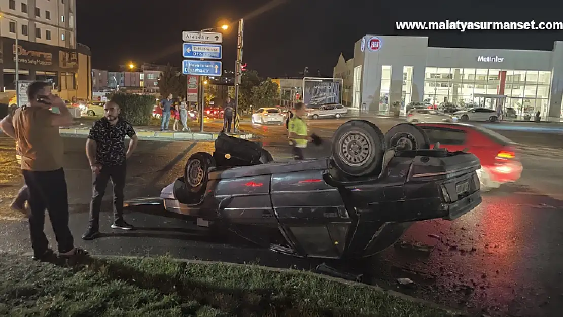 Elazığ'da devrilen otomobilin sürücüsü yaralandı