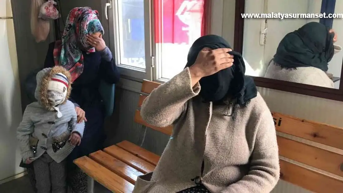 Elazığ'da dilenci operasyonu: Kimi gazetecilere tepki gösterdi, kimi kendini yerlere attı