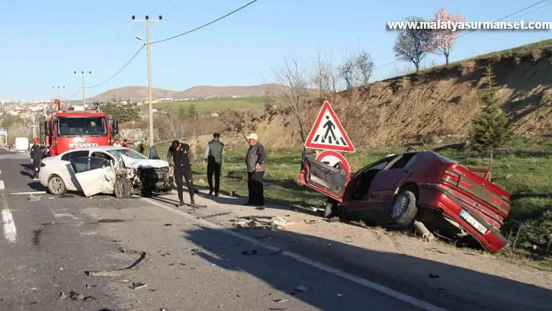 Elazığ'da feci kaza: 1 ölü, 3 yaralı