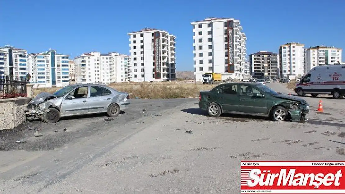 Elazığ'da iki otomobil çapıştı: 12 yaralı