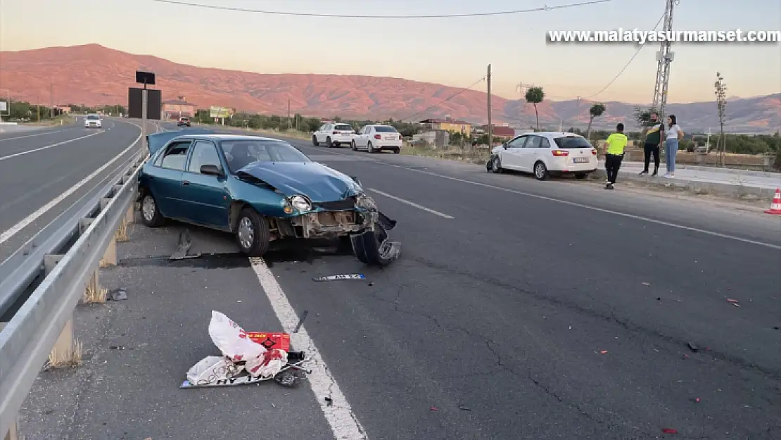 Elazığ'da iki otomobilin çarpıştığı kazada 4 kişi yaralandı