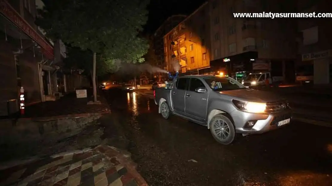 Elazığ'da ilaçlama çalışmaları sürüyor