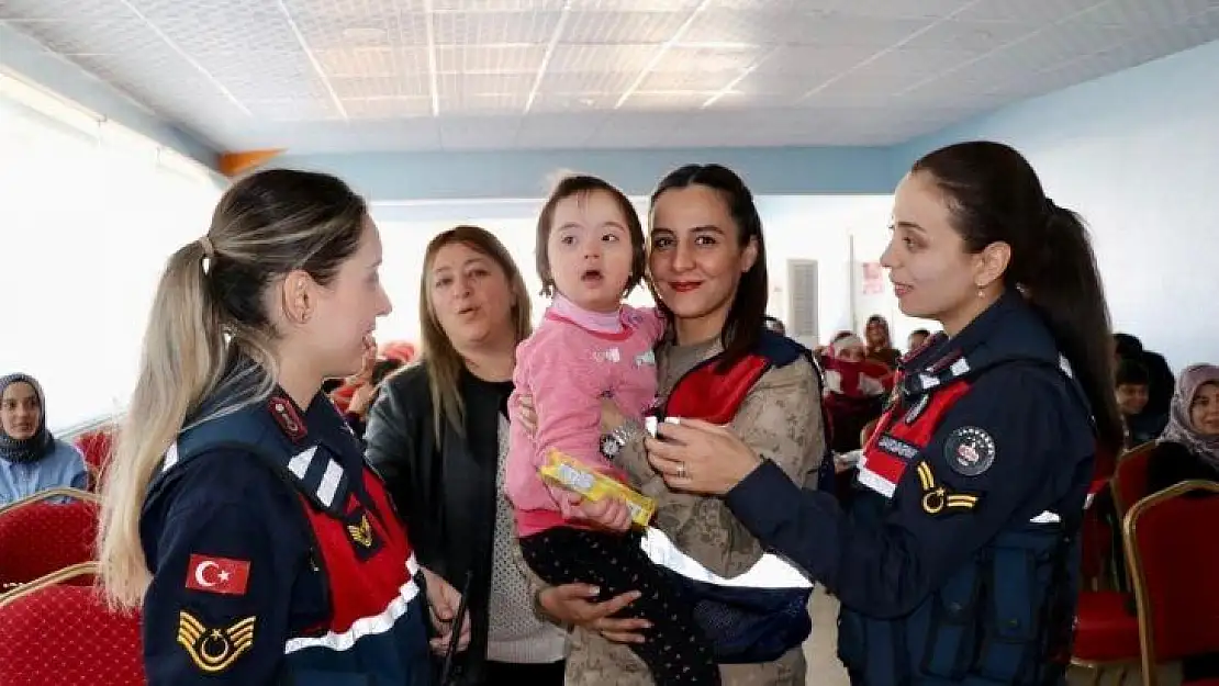 Elazığ'da Jandarma personeli özel çocuklarla bir araya geldi